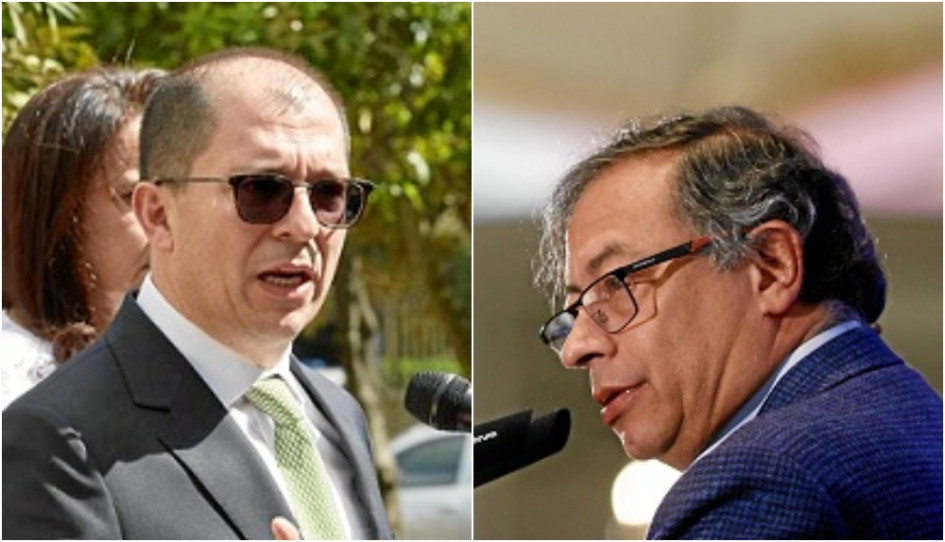 El presidente Gustavo Petro (der.) acusa al fiscal Francisco Barbosa de ir en contra de la Constitución para hurgar en la financiación de su campaña del 2022. El presidente Gustavo Petro (der.) acusa al fiscal Francisco Barbosa de ir en contra de la Constitución para hurgar en la financiación de su campaña del 2022.