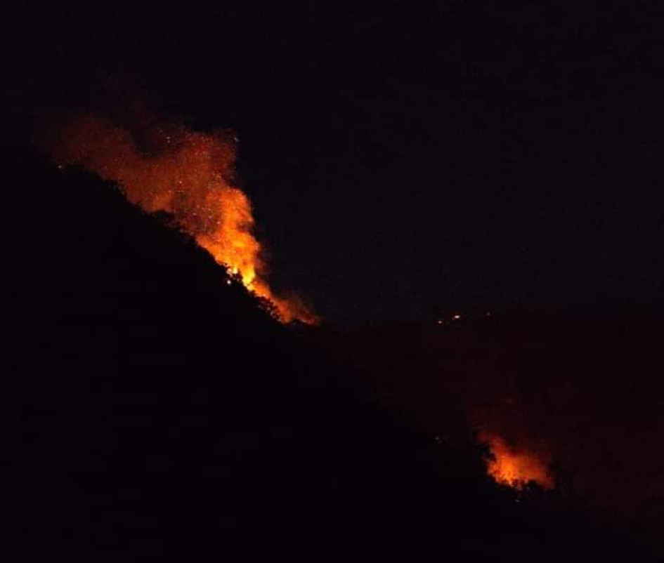 Este es el incendio que afecta el cañón del río Opirama en Anserma (Caldas). Incendio forestal en Anserma (Caldas)