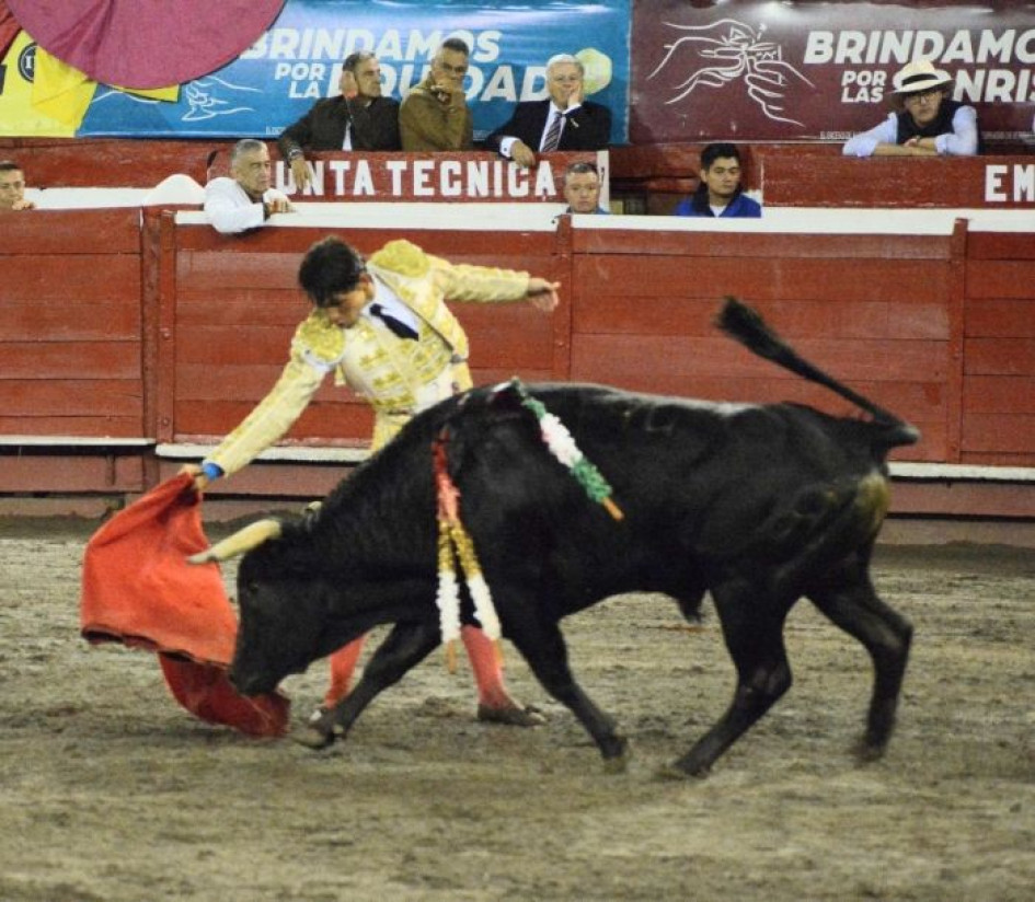 El triunfador de la tarde y de la Temporada de Toros y Ciudad fue Luis Miguel Ramírez, conocido como Kalio. El triunfador de la tarde y de la Temporada de Toros y Ciudad fue Luis Miguel Ramírez, conocido como Kalio.