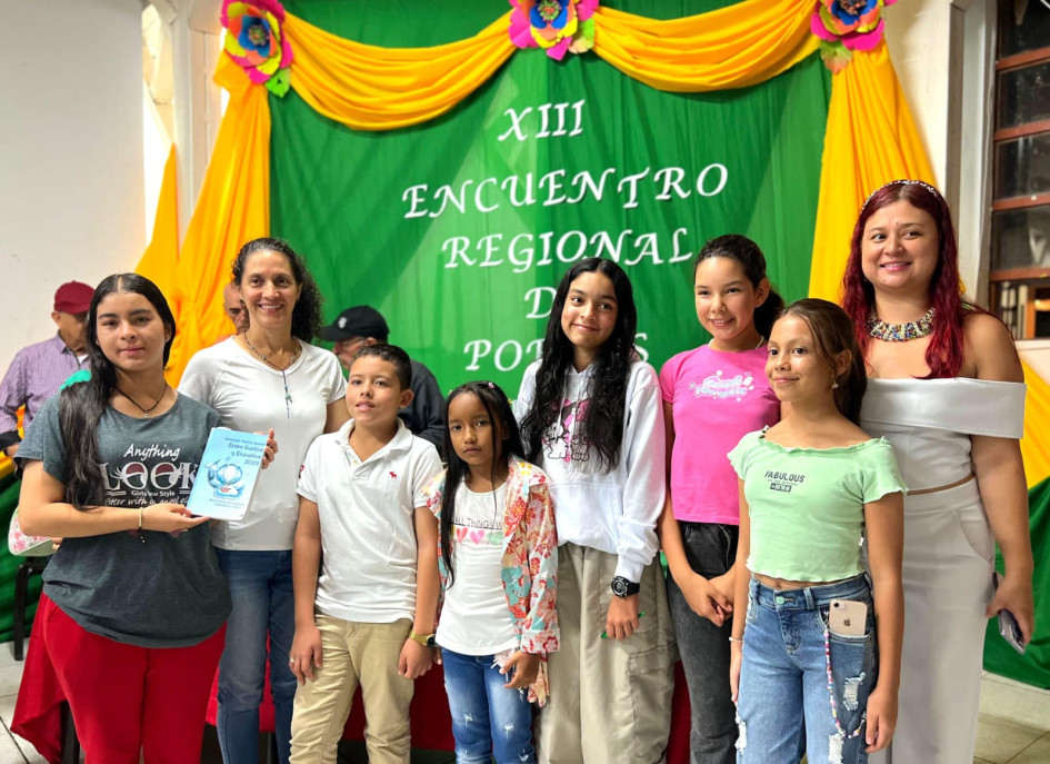 Algunas de la participantes en el Encuentro Regional de Poetas en Supía. Algunas de la participantes en el Encuentro Regional de Poetas en Supía.