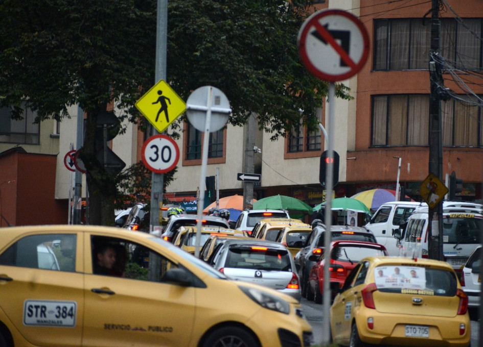 Sobre la Avenida Paralela se produce esta congestión, sobre todo en horas pico. Sobre la Avenida Paralela se produce esta congestión, sobre todo en horas pico.