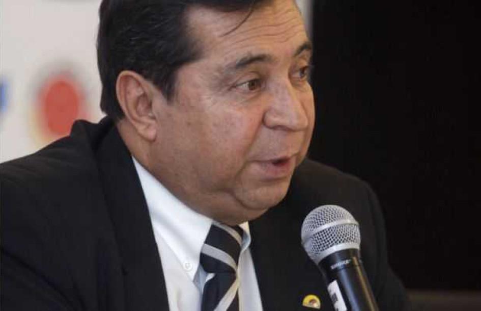 Álvaro González Alzate, vicepresidente de la Federación Colombiana de Fútbol y presidente de la Difútbol. Álvaro González Alzate, vicepresidente de la Federación Colombiana de Fútbol y presidente de la Difútbol.