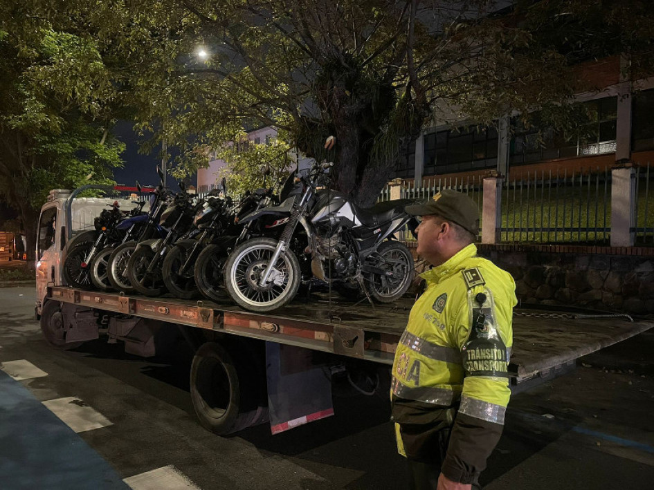 Los motociclistas aseguran que la inmovilización continua de las motos obedece más a negocio que a prevención. Los motociclistas aseguran que la inmovilización continua de las motos obedece más a negocio que a prevención.