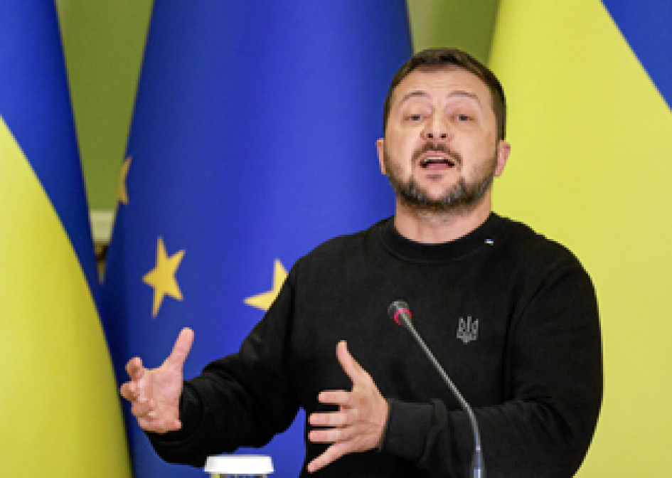 El presidente ucraniano, Volodymyr Zelensky, se dirige a una conferencia de prensa conjunta con la presidenta de la Comisión Europea, Úrsula von der Leyen, tras su reunión en Kiev. El presidente ucraniano, Volodymyr Zelensky, se dirige a una conferencia de prensa conjunta con la presidenta de la Comisión Europea, Úrsula von der Leyen, tras su reunión en Kiev.