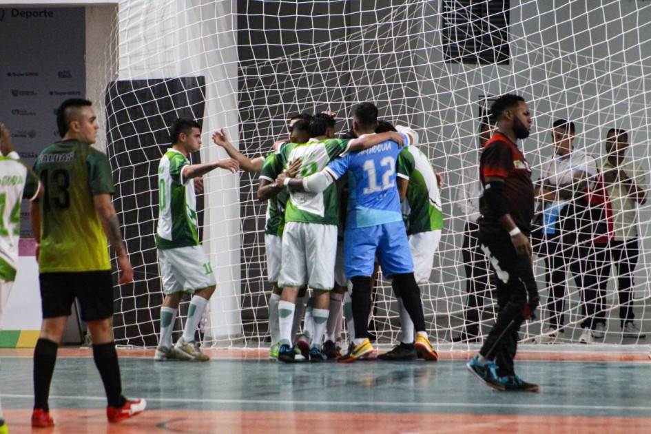La imagen de la última jugada. El gol para los antioqueños, lo que significó su clasificación y la eliminación para Caldas. La imagen de la última jugada. El gol para los antioqueños, lo que significó su clasificación y la eliminación para Caldas.