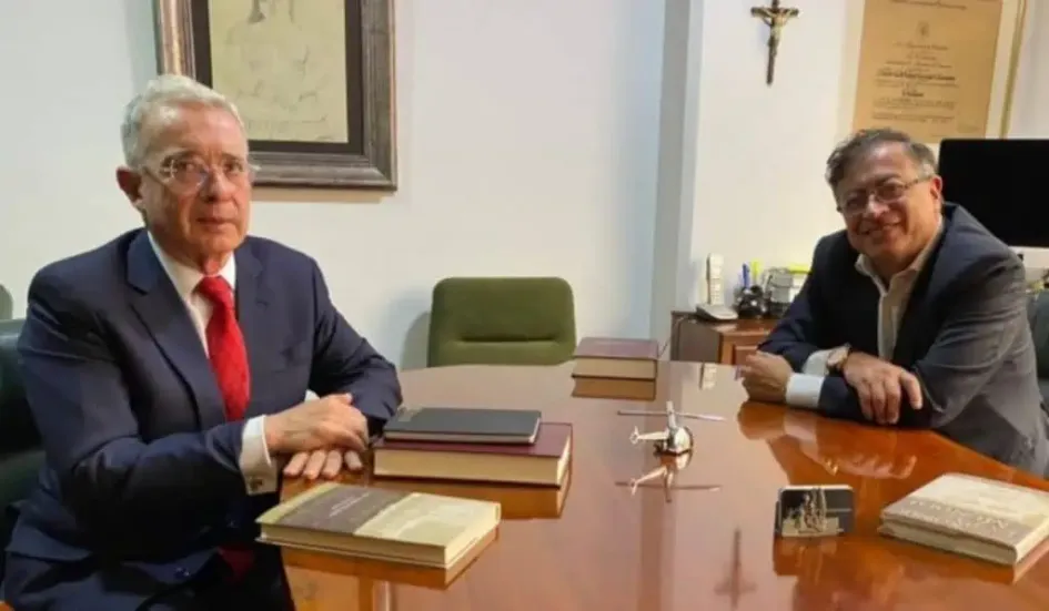 Uribe y Petro El presidente Petro recibió al expresidente Uribe y al senador Miguel Uribe en la Casa de Nariño en septiembre del 2022.