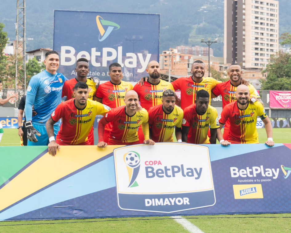 El partido entre antioqueños y risaraldenses se disputó en el estadio Polideportivo Sur de Envigado debido a que el Atanasio Girardot estará ocupado este fin de semana por el concierto de la agrupación mexicana RBD. Deportivo Pereira semifinal de Copa Colombia