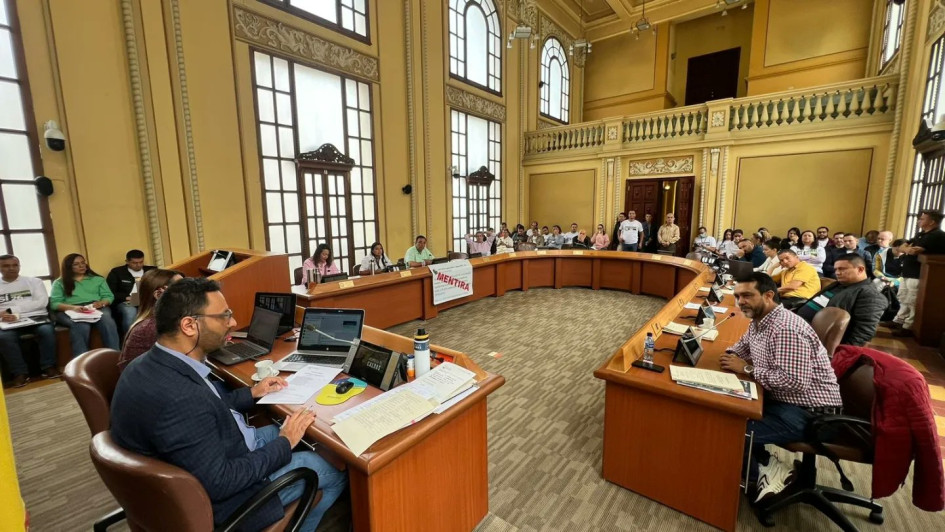 Asamblea de Caldas votó unánimemente para quitar peajes La Estrella y Quiebra de Vélez Asamblea de Caldas votó unánimemente para quitar peajes La Estrella y Quiebra de Vélez