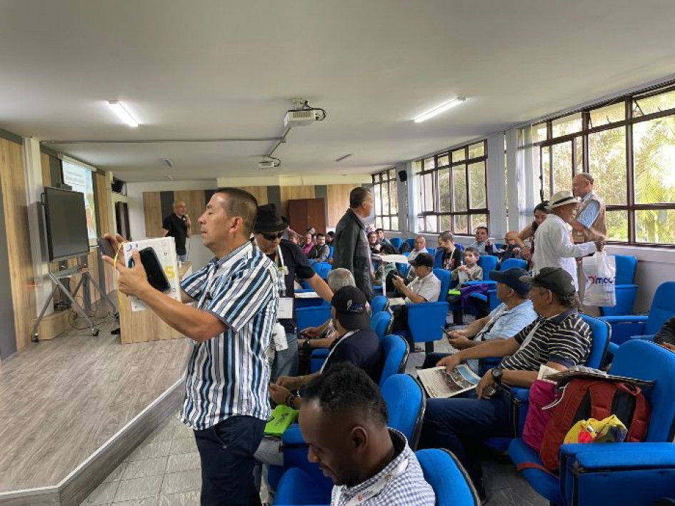 El séptimo encuentro de Medios Comunitarios, Alternativos y Digitales se realizó en la Universidad de Caldas. El séptimo encuentro de Medios Comunitarios, Alternativos y Digitales se realizó en la Universidad de Caldas.