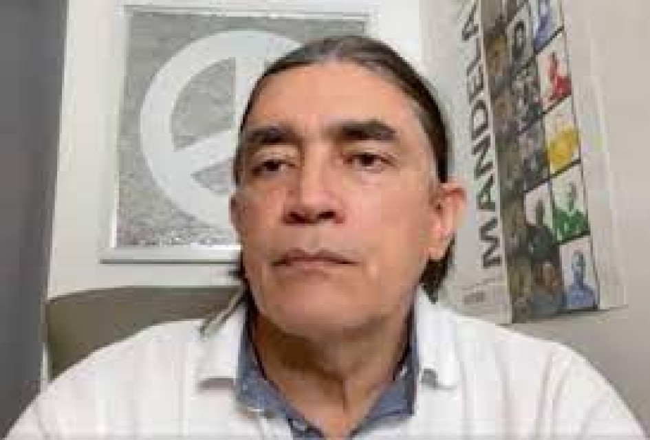 El exsenador Gustavo Bolívar le metió suspicacia a la muerte de quien fue su colega y terminó condenado por corrupción, el fallecido caldense Mario Castaño. El exsenador Gustavo Bolívar le metió suspicacia a la muerte de quien fue su colega y terminó condenado por corrupción, el fallecido caldense Mario Castaño.