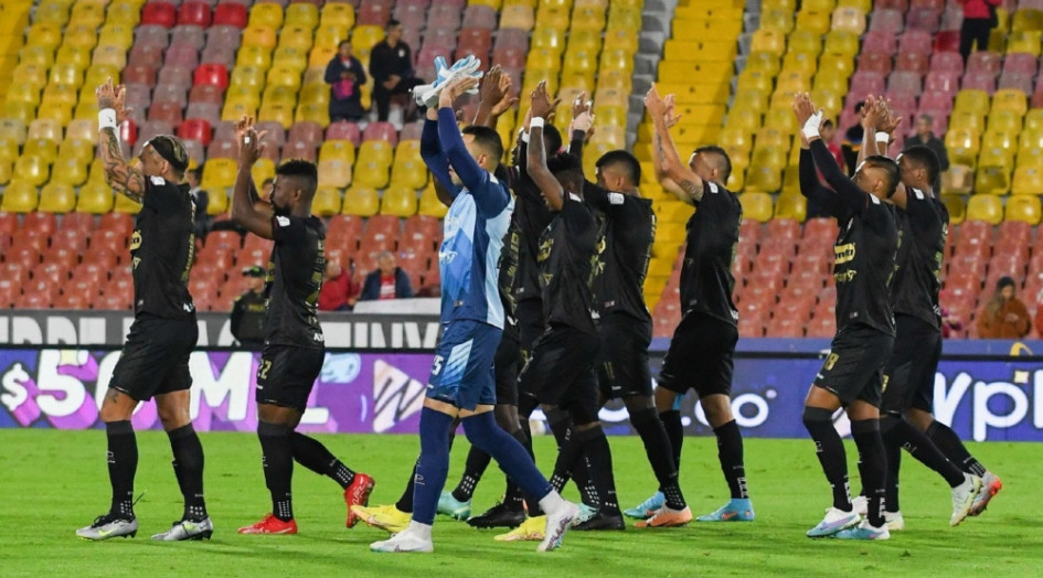 La victoria en El Campín firmó una despedida con decoro del Once Caldas, que este semestre ajustó su novena eliminación consecutiva de la Liga Colombiana. La victoria en El Campín firmó una despedida con decoro del Once Caldas, que este semestre ajustó su novena eliminación consecutiva de la Liga Colombiana.