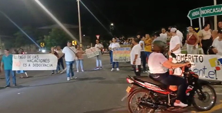 De acuerdo con los denunciantes, la Administración del puerto caldense les adeuda dos quincenas a al menos 175 funcionarios. De acuerdo con los denunciantes, la Administración del puerto caldense les adeuda dos quincenas a al menos 175 funcionarios.