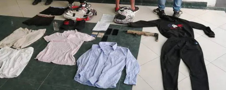 Lo hallado en la casa de uno de los cuatro ladrones. Lo hallado en la casa de uno de los cuatro ladrones.