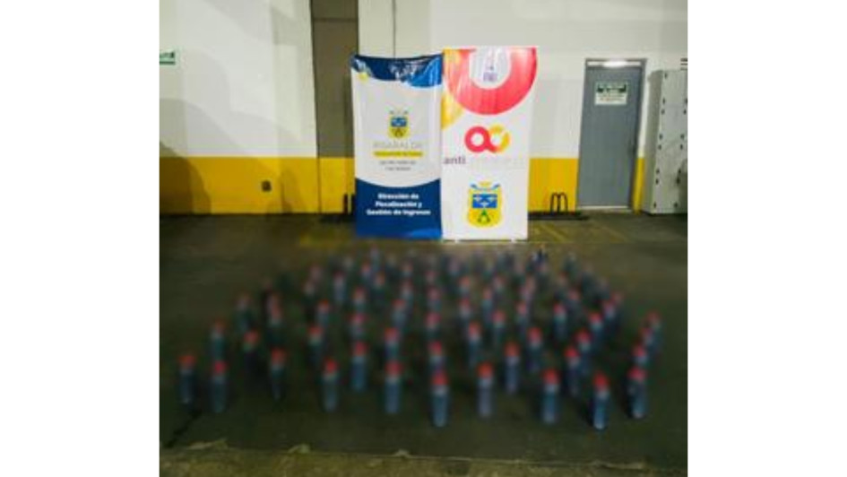 En el peaje Tarapacá, en la vía que de Pereira conduce a Manizales, hallaron 75 galones de vino fraudulento. En el peaje Tarapacá, en la vía que de Pereira conduce a Manizales, hallaron 75 galones de vino fraudulento.