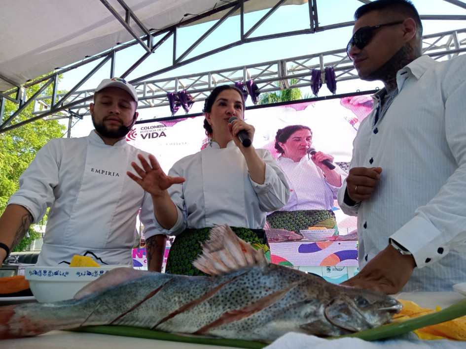El encuentro, organizado por Fenalco Caldas, contó con la participación de chefs, de artistas y de agrupaciones que amenizaron los dos días que duró. El encuentro, organizado por Fenalco Caldas, contó con la participación de chefs, de artistas y de agrupaciones que amenizaron los dos días que duró.