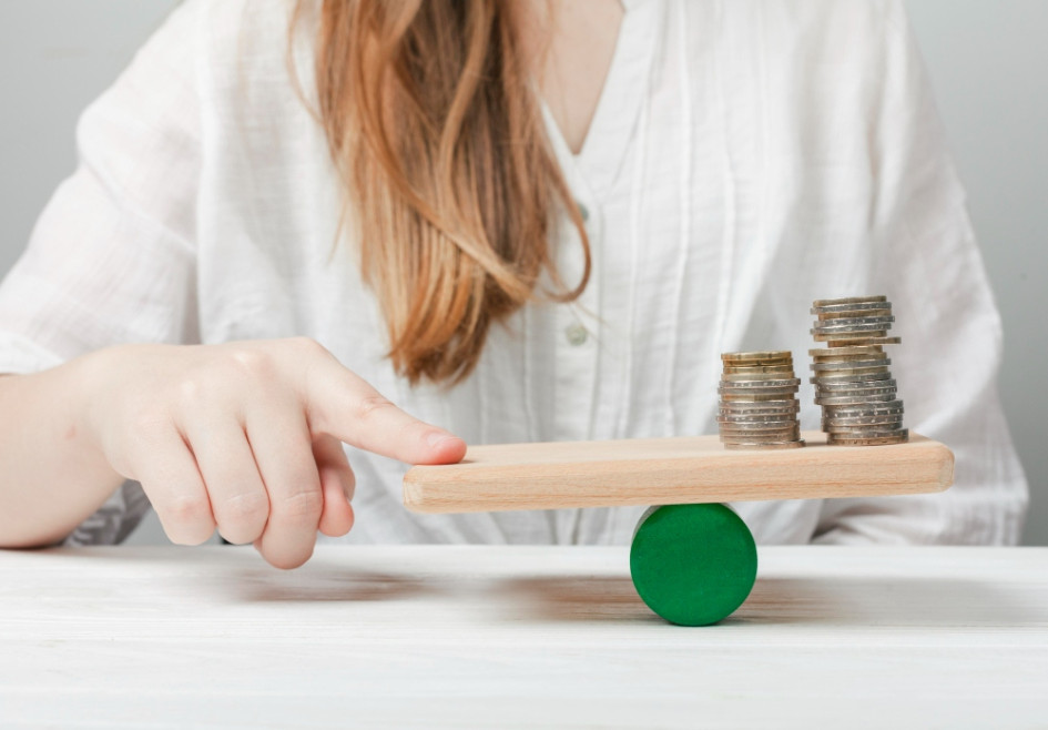 El aumento del salario mínimo para el 2024 deberá tener en cuenta las cifras de inflación, productividad y crecimiento económico. Trabajadores, empleadores y Gobierno nacional negociarán desde mañana. El aumento del salario mínimo para el 2024 deberá tener en cuenta las cifras de inflación, productividad y crecimiento económico. Trabajadores, empleadores y Gobierno nacional negociarán desde mañana.