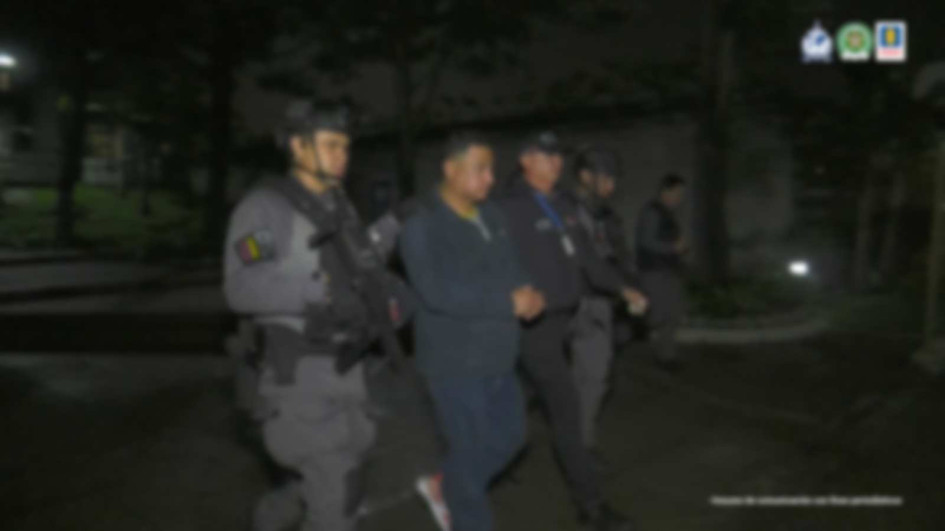 Alias Yofre huyó por Nariño, hacia Ecuador, luego cruzó a Perú e intentó instalarse en Chile, donde fue aprehendido. Alias Yofre huyó por Nariño, hacia Ecuador, luego cruzó a Perú e intentó instalarse en Chile, donde fue aprehendido.