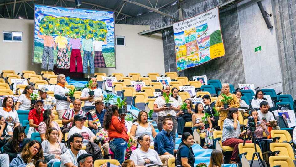 Familiares de víctimas de desaparición forzada en el oriente caldense expusieron sus inquietudes ante posibles omisiones del Estado en la búsqueda. Familiares de víctimas de desaparición forzada en el oriente caldense expusieron sus inquietudes ante posibles omisiones del Estado en la búsqueda.