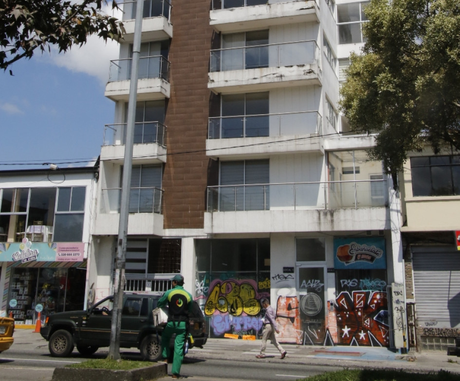 El edificio Shalom III sobre la Avenida Santander en Manizales muestra deterioro. Tiene orden de demolición por una multa que le impusieron a los constructores por infracciones a las normas urbanísticas. El edificio Shalom III sobre la Avenida Santander en Manizales muestra deterioro. Tiene orden de demolición por una multa que le impusieron a los constructores por infracciones a las normas urbanísticas.