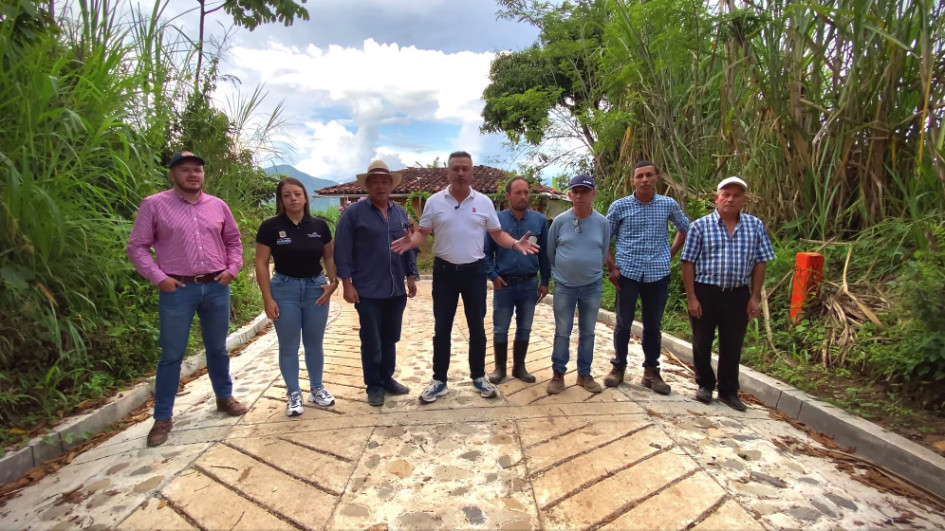 Las placas huellas fueron de los proyectos más destacados en esta Administración. Las placas huellas fueron de los proyectos más destacados en esta Administración.