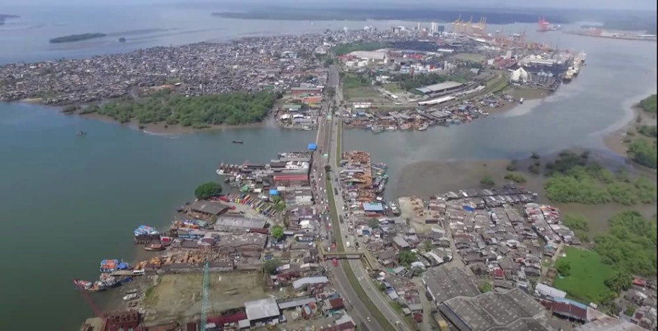 Buenaventura, municipio del Valle del Cauca, tiene el puerto más importante de la Costa Pacífica colombiana. Por esto, es un corredor estratégico para la operación de organizaciones al margen de la ley. Buenaventura, municipio del Valle del Cauca, tiene el puerto más importante de la Costa Pacífica colombiana. Por esto, es un corredor estratégico para la operación de organizaciones al margen de la ley.