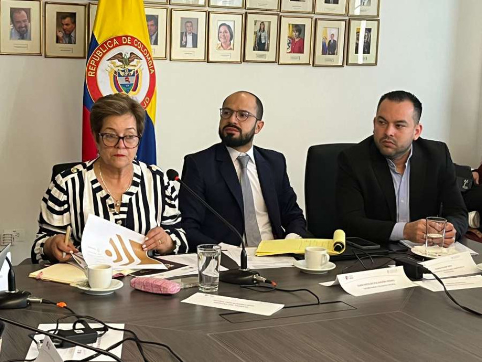 CUT propone un aumento de $208.800 al salario mínimo CUT propone un aumento de $208.800 al salario mínimo