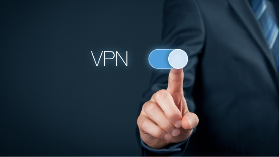 Como-cambiar-la-vpn-en-PC. Dedo moviento un botón de activación de una VPN