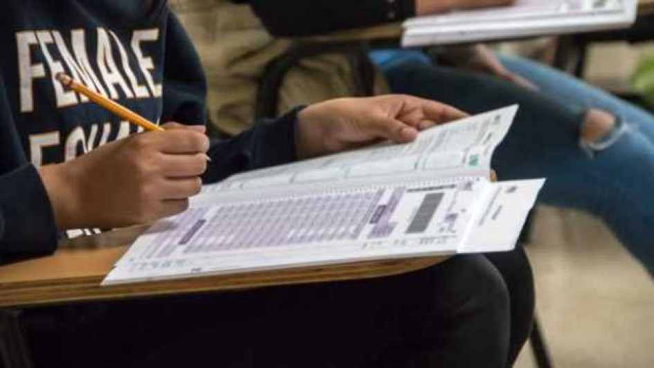 Como-saber-donde-me-toca-presentar-el-Icfes Estudiante presentando el examen del Icfes