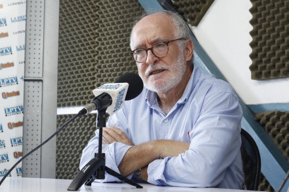 Guido Echeverri Piedrahíta, senador caldense. Guido Echeverri Piedrahíta, senador caldense.