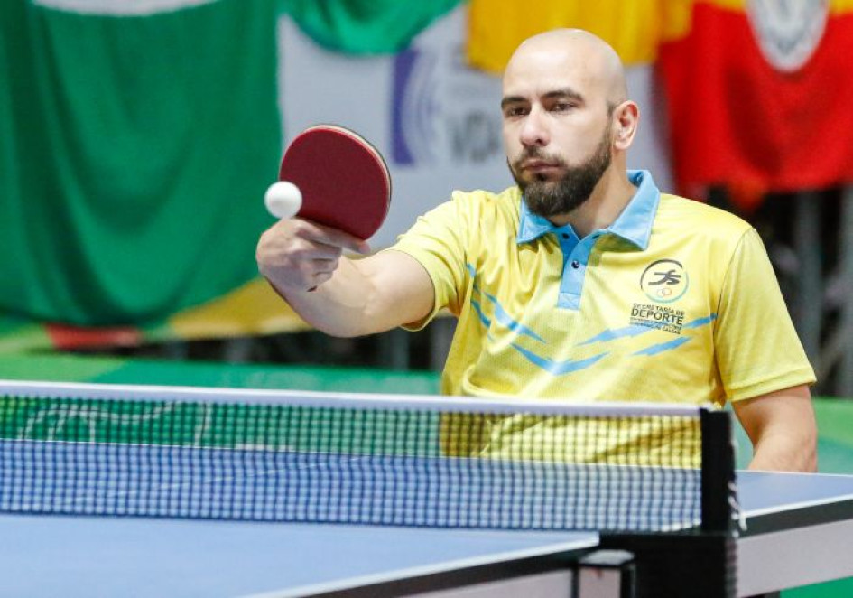 Luis Valencia, de Caldas, clasificó a la semifinal individual en la categoría TT1-TT3 en las competencias de tenis de mesa físicos de los VI Juegos Paranacionales que comenzaron desde ayer en Expoferias. Luis Valencia, de Caldas, clasificó a la semifinal individual en la categoría TT1-TT3 en las competencias de tenis de mesa físicos de los VI Juegos Paranacionales que comenzaron desde ayer en Expoferias.