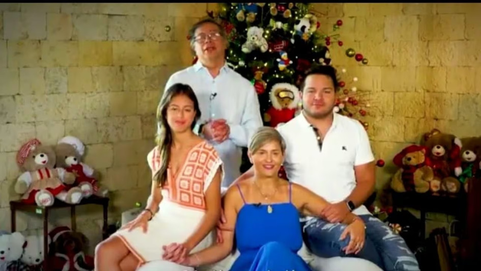 El presidente colombiano reconoció en su mensaje de Navidad que el país ha tenido dificultades económicas y llamó a trabajar para alcanzar la paz. El presidente colombiano reconoció en su mensaje de Navidad que el país ha tenido dificultades económicas y llamó a trabajar para alcanzar la paz.