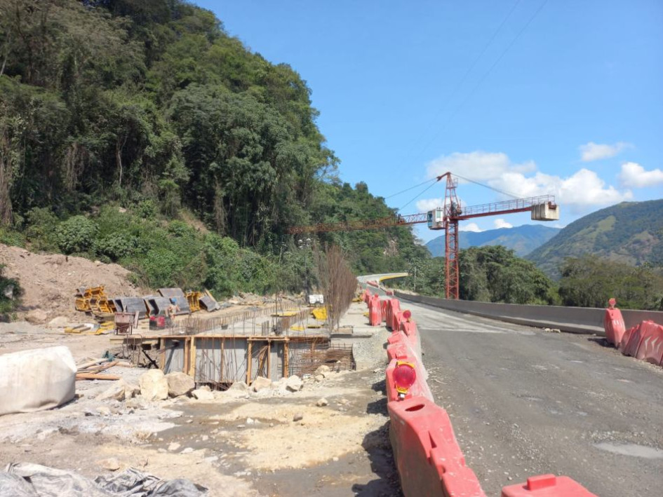 Puente C, ubicado en el sector Pipintá, entre la Felisa y la Pintada, del Renacimiento. Puente C, ubicado en el sector Pipintá, entre la Felisa y la Pintada, del Renacimiento.