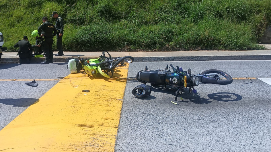 Dos hombres, de 23 y 29 años, resultaron lesionados tras colisionar de frente. El primero, de acuerdo con el reporte del GER, estaba en estado de embriaguez. Dos hombres, de 23 y 29 años, resultaron lesionados tras colisionar de frente. El primero, de acuerdo con el reporte del GER, estaba en estado de embriaguez.