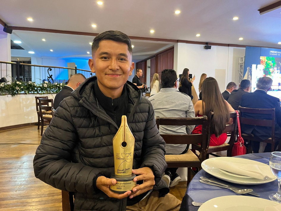 Luis Fernando Trejos, reportero gráfico de LA PATRIA, se llevó el premio al mejor trabajo de fotografía en la categoría profesional del Premio de Periodismo Ciudad de Manizales Orlando Sierra Hernández. Luis Fernando Trejos, reportero gráfico de LA PATRIA, se llevó el premio al mejor trabajo de fotografía en la categoría profesional del Premio de Periodismo Ciudad de Manizales Orlando Sierra Hernández.