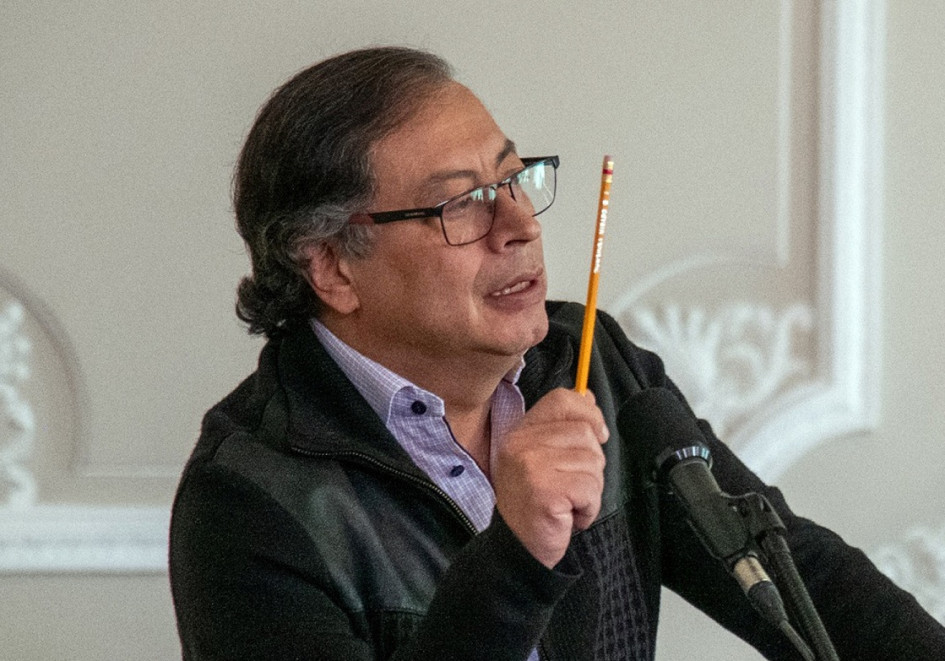 La Comisión de Acusaciones de la Cámara de Representantes investigará al presidente Gustavo Petro por la posible financiación irregular de su campaña electoral. La Comisión de Acusaciones de la Cámara de Representantes investigará al presidente Gustavo Petro por la posible financiación irregular de su campaña electoral.