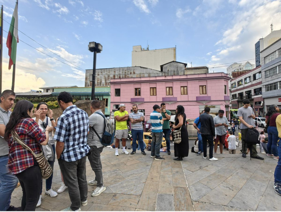 Los docentes realizaron un plantón a las afueras de la Alcaldía de Manizales para exigir un debido proceso. Los docentes realizaron un plantón a las afueras de la Alcaldía de Manizales para exigir un debido proceso.