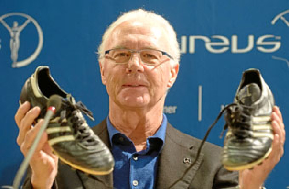 El exjugador y exentrenador alemán Franz Beckenbauer murió ayer a los 78 años de edad, informó su familia. El exjugador y exentrenador alemán Franz Beckenbauer murió ayer a los 78 años de edad, informó su familia.