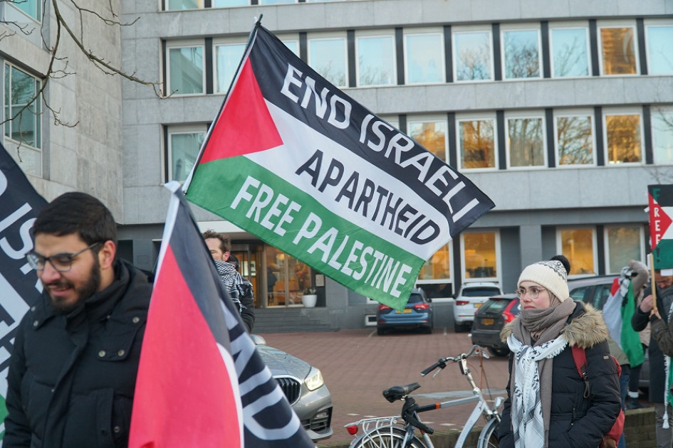 Foto | EFE | LA PATRIA Protestas durante la primera audiencia ante la Corte Internacional de Justicia (CIJ) para escuchar la necesidad de medidas cautelares contra Israel, acusada de genocidio en Gaza. Foto | EFE | LA PATRIA Protestas durante la primera audiencia ante la Corte Internacional de Justicia (CIJ) para escuchar la necesidad de medidas cautelares contra Israel, acusada de genocidio en Gaza.