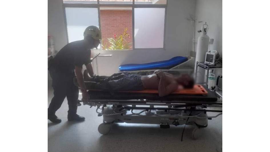 El accidente ocurrió en la mina La Carbonera. Los bomberos del municipio trasladaron al afectado al centro médico. El accidente ocurrió en la mina La Carbonera. Los bomberos del municipio trasladaron al afectado al centro médico.