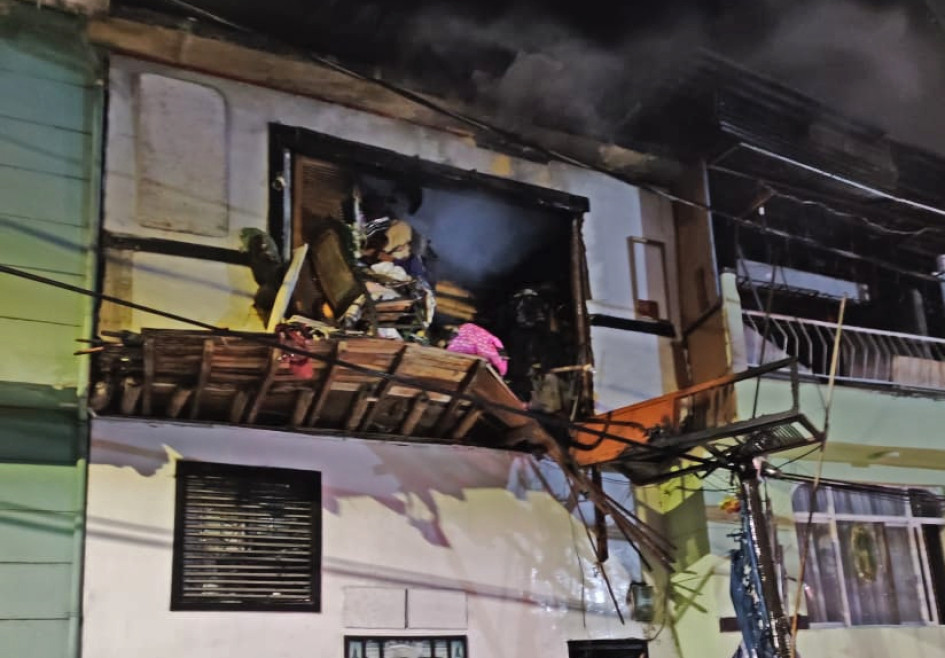 Este es el incendio en el barrio San Antonio de Manizales. Incendio en el barrio San Antonio de Manizales