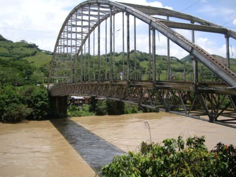 Piden revisar el puente Foto| LA PATRIA