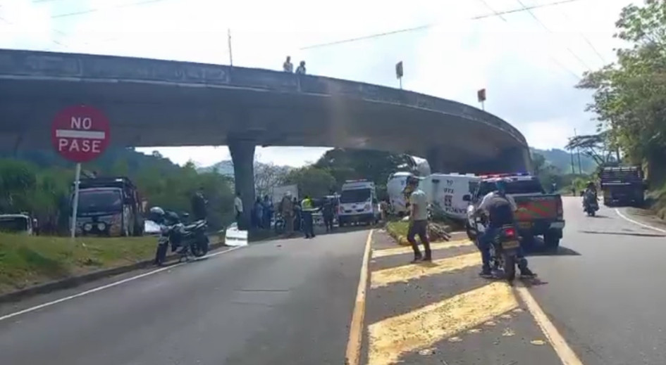 Sitio del accidente en la vía Manizales-Chinchiná. Sitio del accidente en la vía Manizales-Chinchiná.