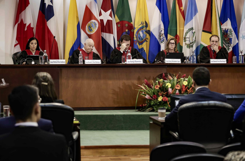 En la mañana de este martes se desarrolló la audiencia de la Corte Interamericana de Derechos Humanos en San José (Costa Rica) en la que Colombia aceptó su responsabilidad en el caso de dos desaparecidos. En la mañana de este martes se desarrolló la audiencia de la Corte Interamericana de Derechos Humanos en San José (Costa Rica) en la que Colombia aceptó su responsabilidad en el caso de dos desaparecidos.