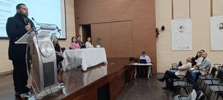 Una novedad este año para colegios de Caldas es la llegada de quienes ganaron el Concurso Docente. El secretario de Educación departamental, Luis Herney Vargas, le dio la bienvenida a un grupo, en días pasados. Una novedad este año para colegios de Caldas es la llegada de quienes ganaron el Concurso Docente. El secretario de Educación departamental, Luis Herney Vargas, le dio la bienvenida a un grupo, en días pasados.