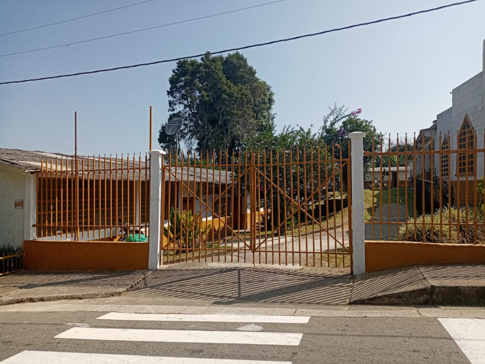 En el colegio José María Carbonell, de Palestina, desde el año pasado esperan la llegada de un etnoeducador con el propósito que les dicte clases de embera a unos 25 estudiantes de la parcialidad Ambacheke. En el colegio José María Carbonell, de Palestina, desde el año pasado esperan la llegada de un etnoeducador con el propósito que les dicte clases de embera a unos 25 estudiantes de la parcialidad Ambacheke.