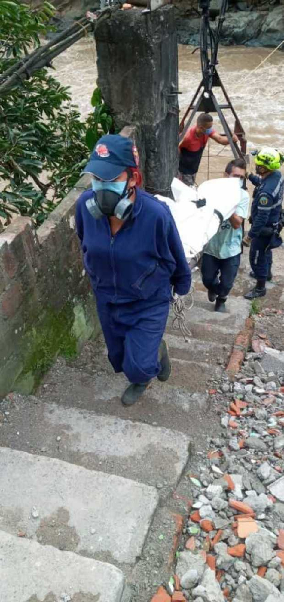 Recuperación de un cuerpo en Caldas. Recuperación de un cuerpo en Caldas.