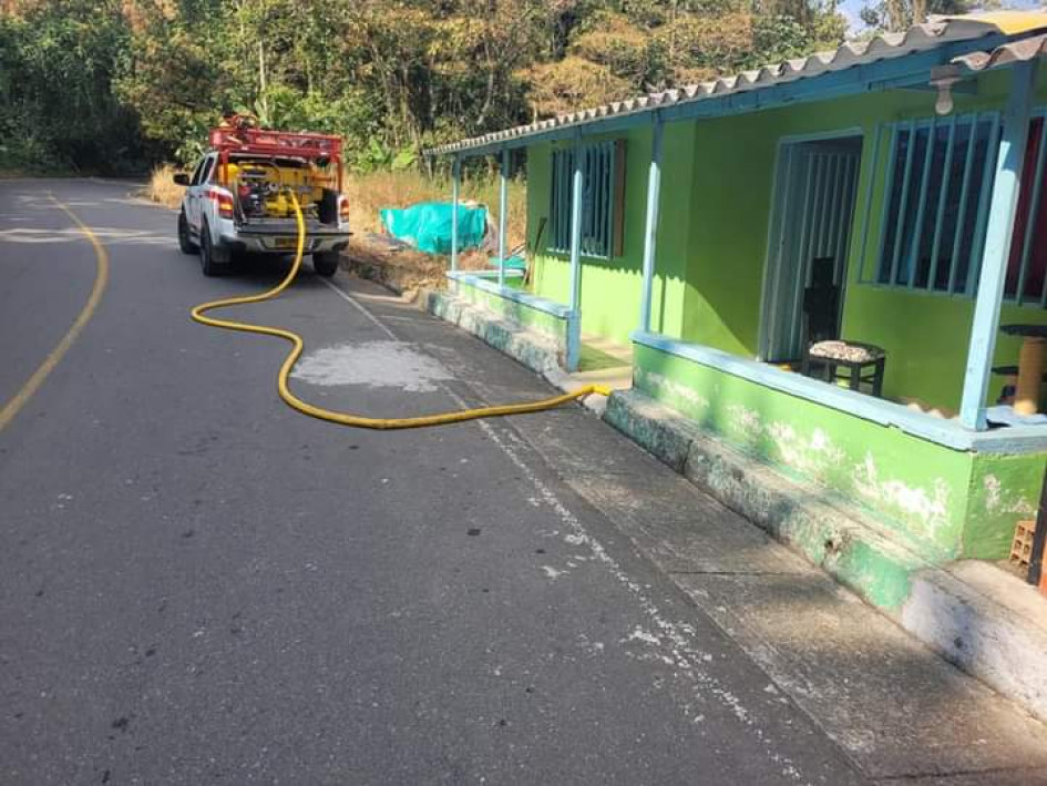 Abastecimiento de agua en vereda de San José (Caldas). Abastecimiento de agua en vereda de San José (Caldas).