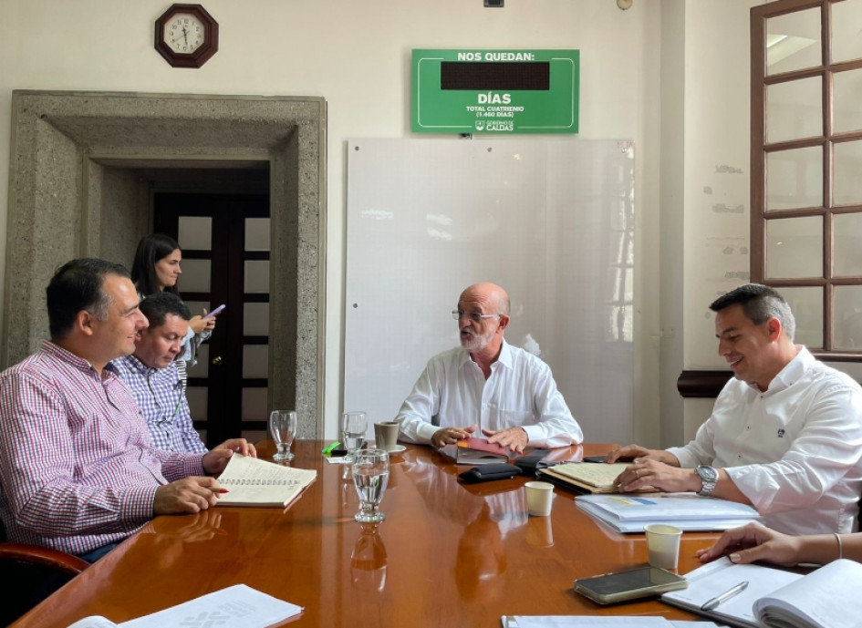 En la Gobernación de Caldas se cumplió la reunión para buscar alternativas que permitan tener una segunda vía de acceso a Villamaría. En la Gobernación de Caldas se cumplió la reunión para buscar alternativas que permitan tener una segunda vía de acceso a Villamaría.