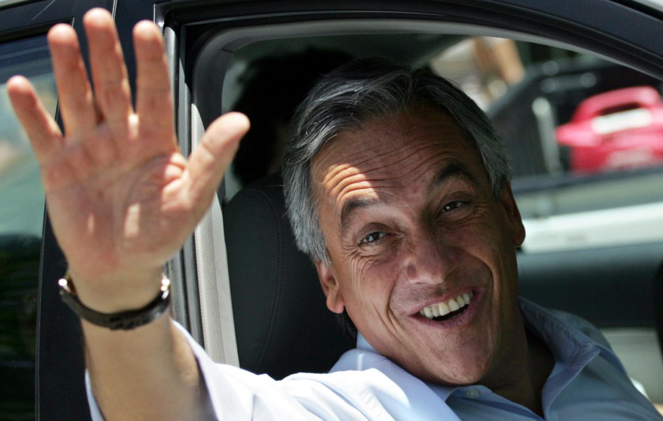 El expresidente de Chile Sebastián Piñera murió ayer al estrellarse el helicóptero que pilotaba sobre el Lago Rengo, en el sur del país. El expresidente de Chile Sebastián Piñera murió ayer al estrellarse el helicóptero que pilotaba sobre el Lago Rengo, en el sur del país.