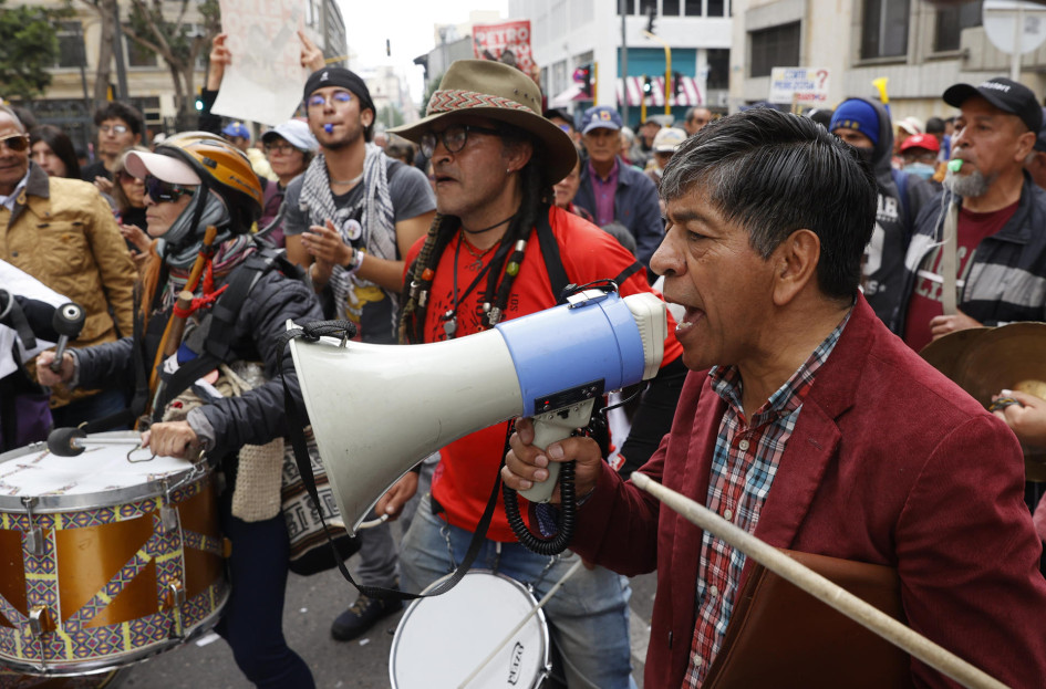 Manifestantes salieron este jueves a las calles de Bogotá y otras ciudades colombianas para protestar contra el fiscal general, Francisco Barbosa, cuyo periodo termina el próximo lunes, y exigir a la Corte Suprema la elección de su sucesora. Manifestantes salieron este jueves a las calles de Bogotá y otras ciudades colombianas para protestar contra el fiscal general, Francisco Barbosa, cuyo periodo termina el próximo lunes, y exigir a la Corte Suprema la elección de su sucesora.